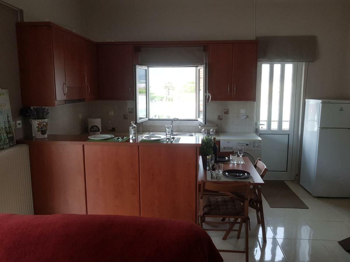 Seaside Apartment Kalamata Exterior photo